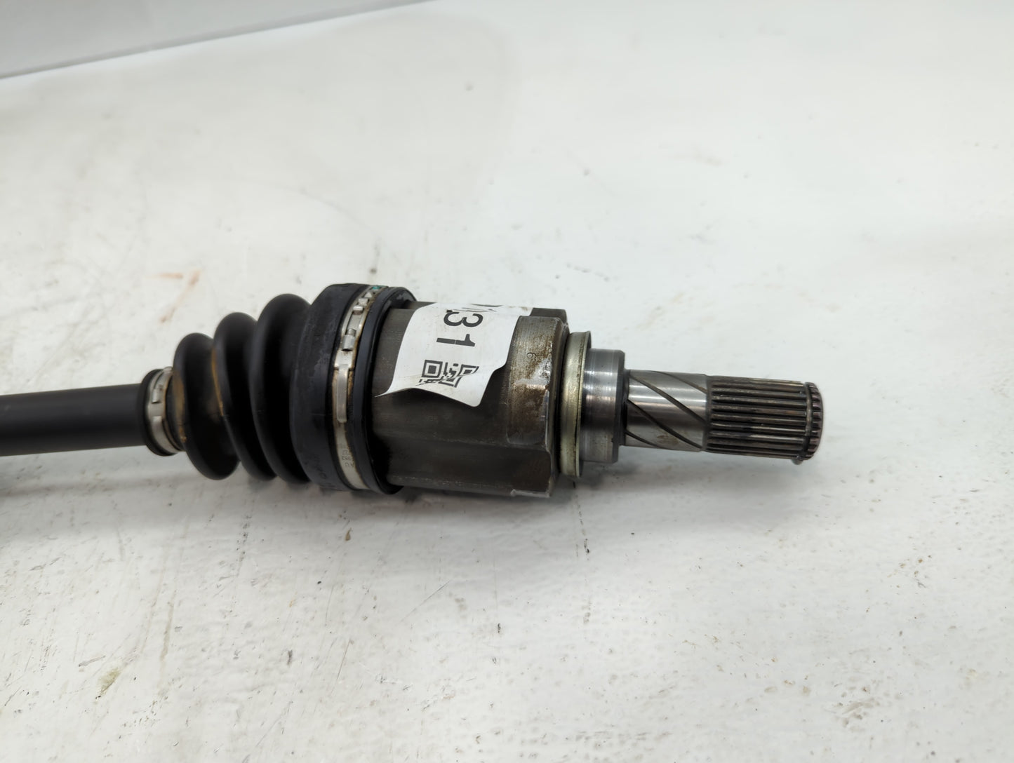 2013-2017 Nissan Versa Axle Shaft Front Passenger Cv C/v - Oemusedautoparts1.com