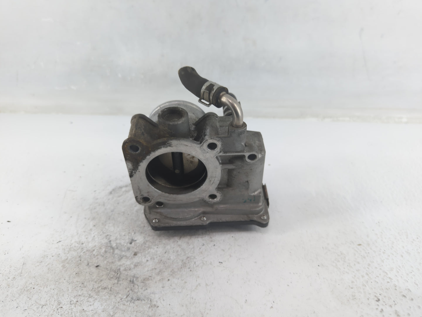 2012-2019 Nissan Versa Throttle Body P/N:3AA50-02 E Fits Fits 2012 2013 2014 2015 2016 2017 2018 2019 OEM Used Auto Parts - 