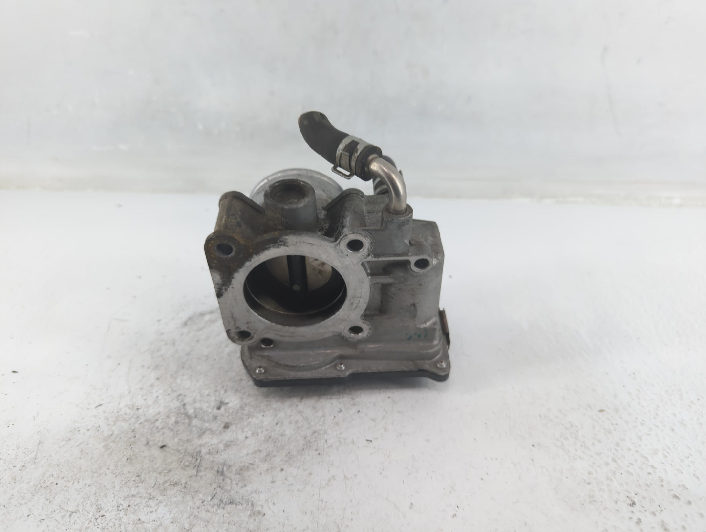 2012-2019 Nissan Versa Throttle Body P/N:3AA50-02 E Fits Fits 2012 2013 2014 2015 2016 2017 2018 2019 OEM Used Auto Parts - 