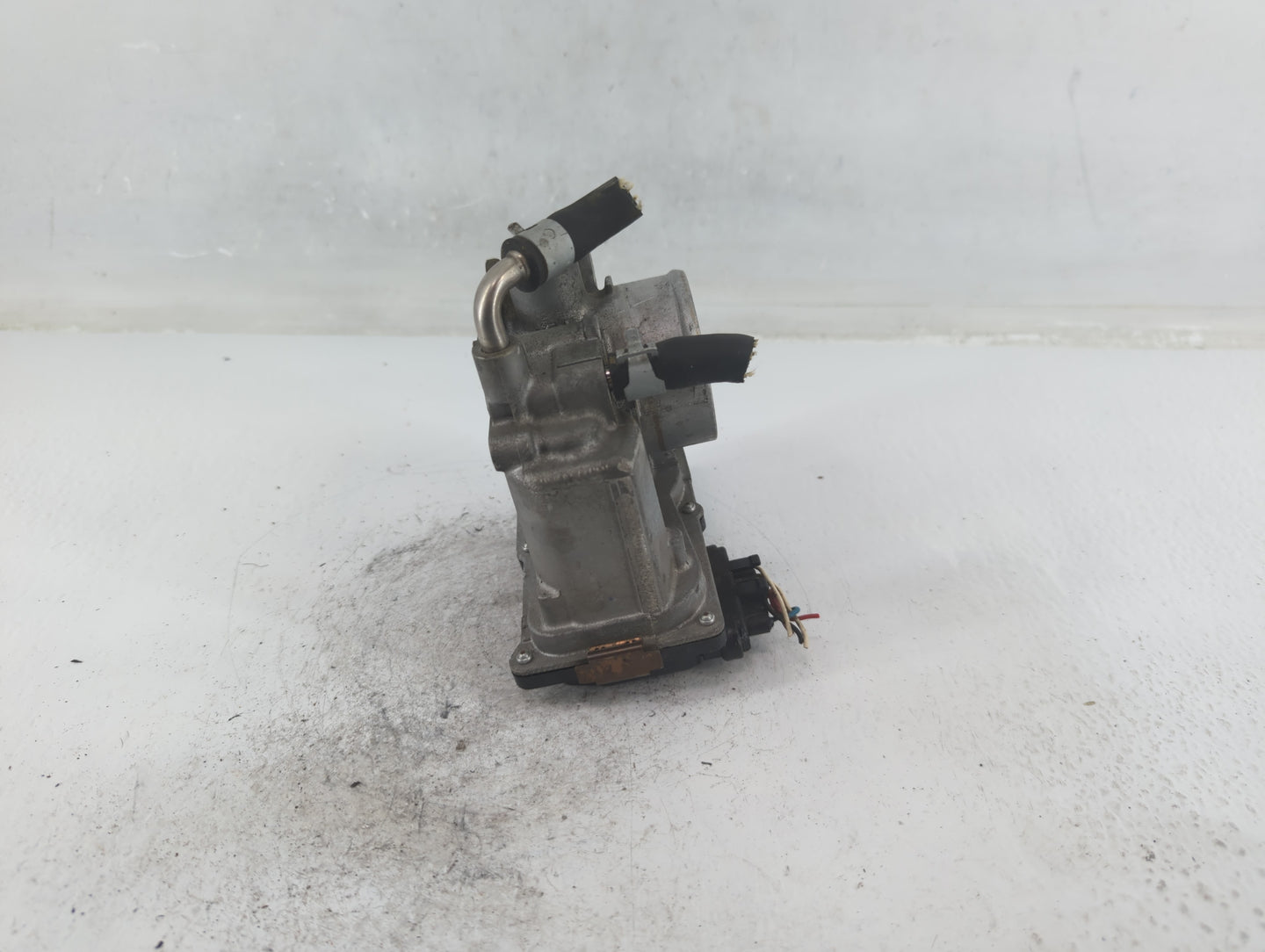 2012-2019 Nissan Versa Throttle Body P/N:3AA50-02 E Fits Fits 2012 2013 2014 2015 2016 2017 2018 2019 OEM Used Auto Parts - 