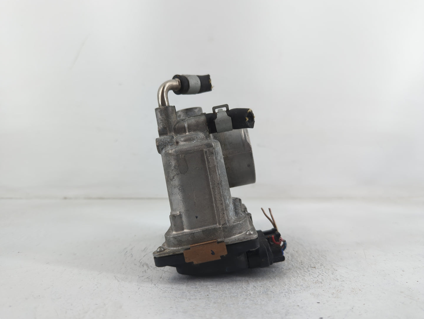 2012-2019 Nissan Versa Throttle Body P/N:3AA50-02 E Fits Fits 2012 2013 2014 2015 2016 2017 2018 2019 OEM Used Auto Parts - 