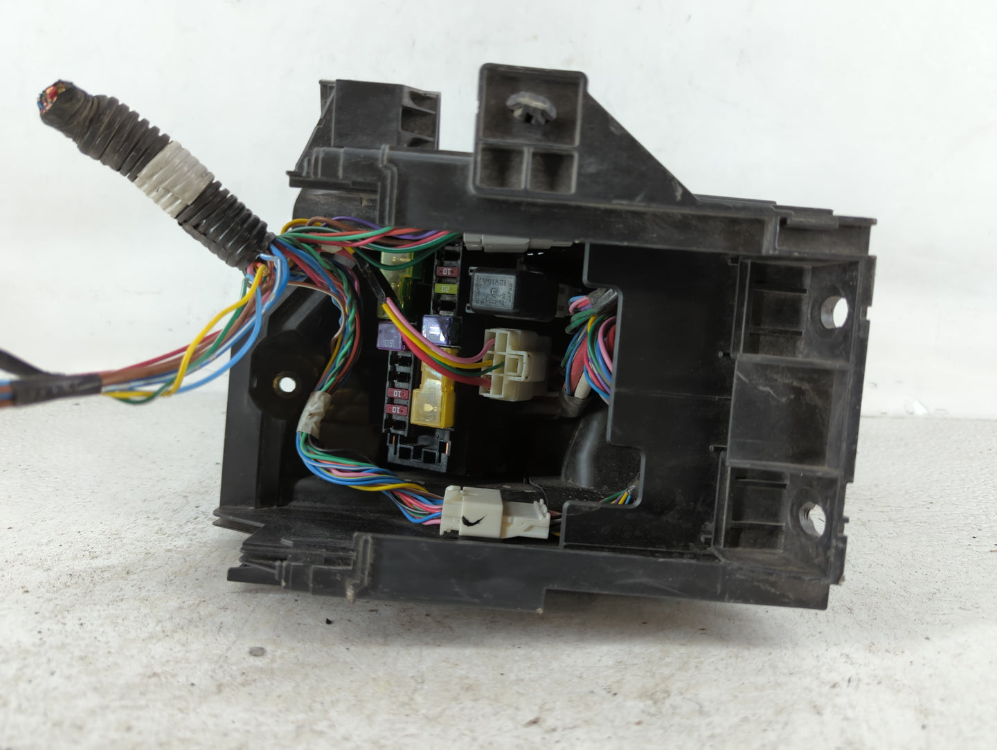 2013-2019 Nissan Versa Fusebox Fuse Box Panel Relay Module Fits Fits 2013 2014 2015 2016 2017 2018 2019 OEM Used Auto Parts 