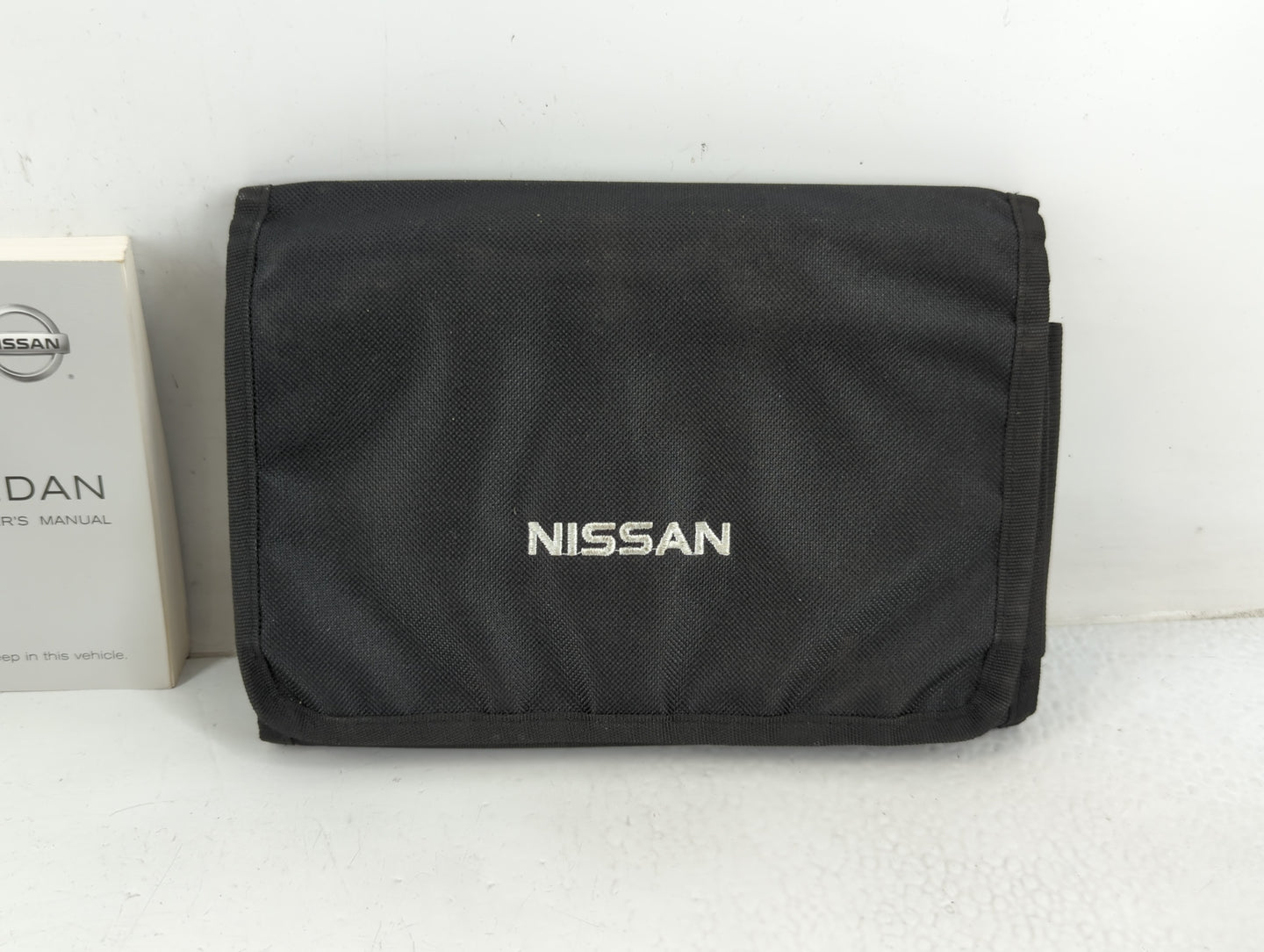2015 Nissan Versa Owners Manual Book Guide P/N:OM15EM ON17U0 OEM Used Auto Parts - Oemusedautoparts1.com