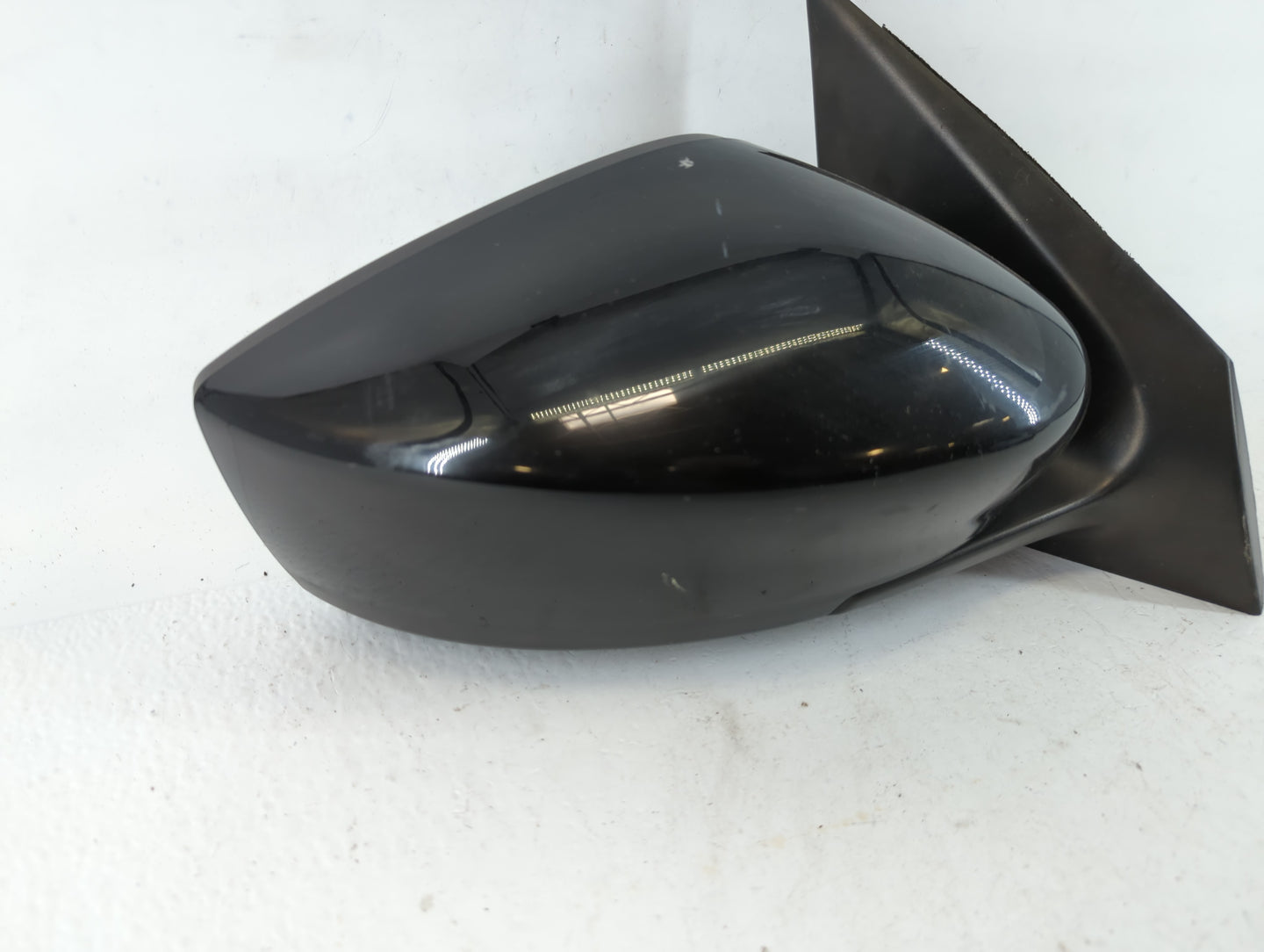 2015-2019 Nissan Versa Driver Side View Mirror - Left Door Mirror OEM Used - Oemusedautoparts1.com