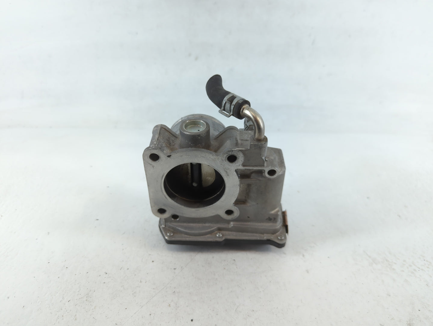 2012-2019 Nissan Versa Throttle Body P/N:3AA50-02 E Fits Fits 2012 2013 2014 2015 2016 2017 2018 2019 OEM Used Auto Parts - 
