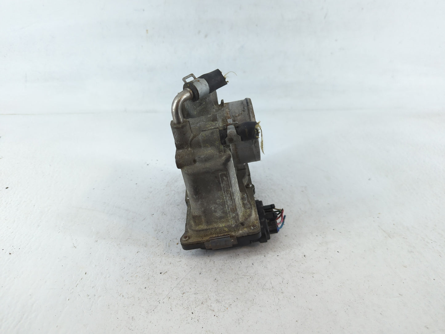 2012-2019 Nissan Versa Throttle Body P/N:3AA50-02 E Fits Fits 2012 2013 2014 2015 2016 2017 2018 2019 OEM Used Auto Parts - 
