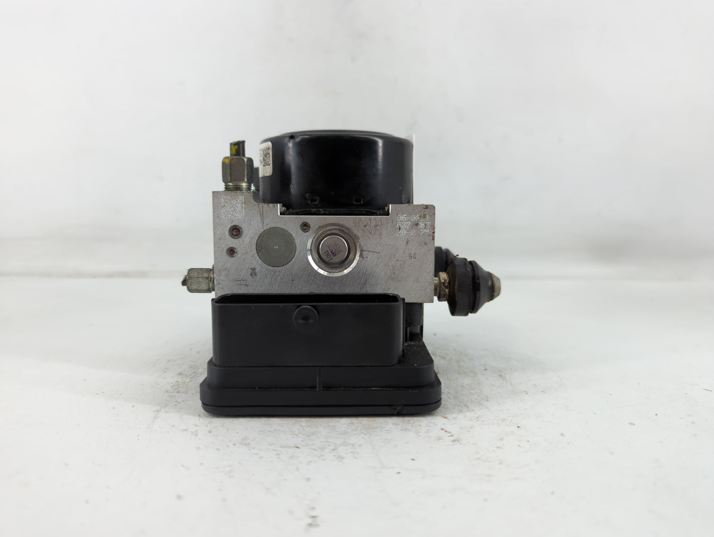 2014-2019 Nissan Versa ABS Pump Control Module Replacement P/N:47660 3WC0B Fits Fits 2014 2015 2016 2017 2018 2019 OEM Used 