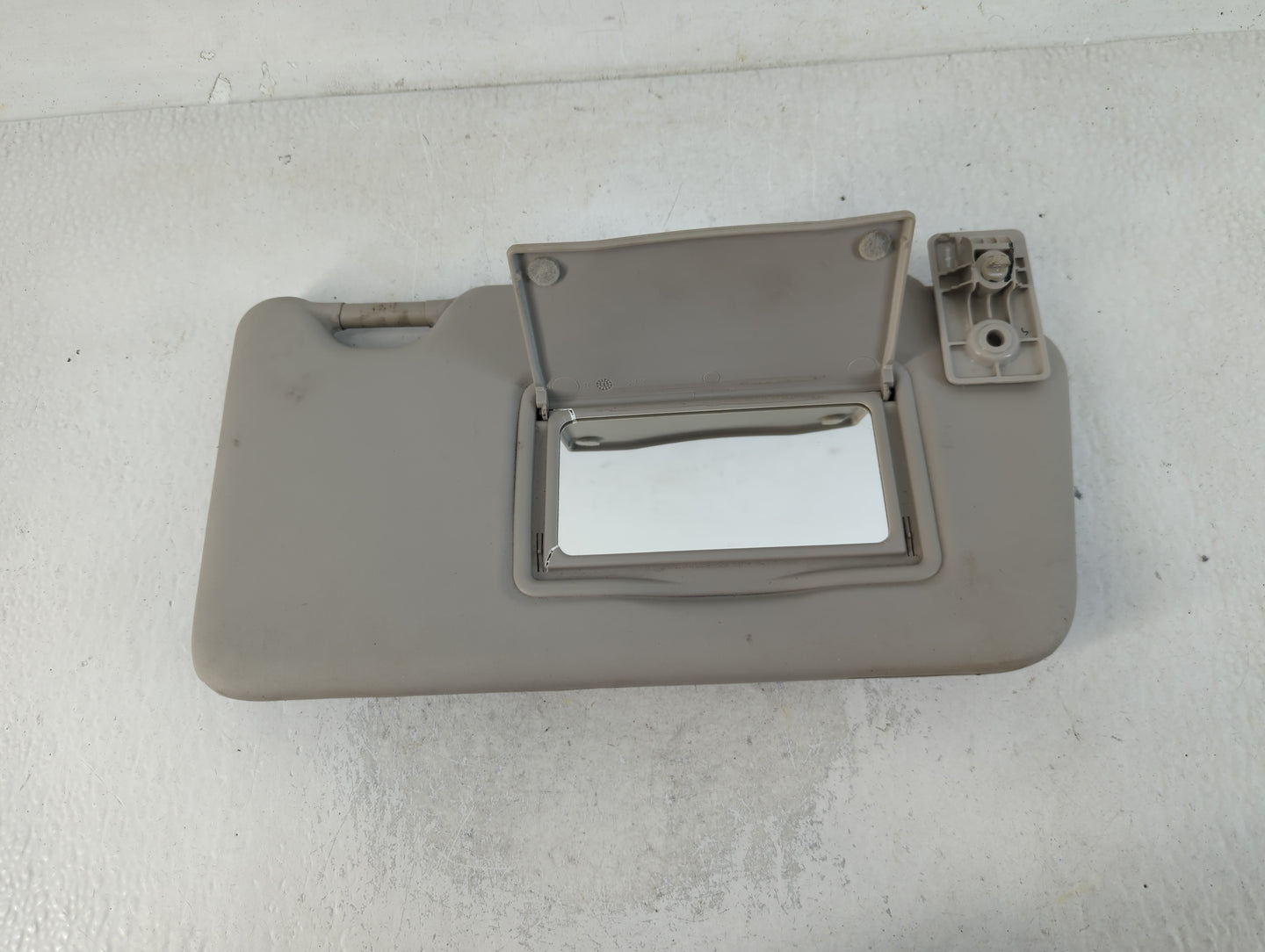 2014-2015 Nissan Versa Sun Visor Shade Replacement Passenger Right Mirror Fits Fits 2014 2015 OEM Used Auto Parts - Oemuseda
