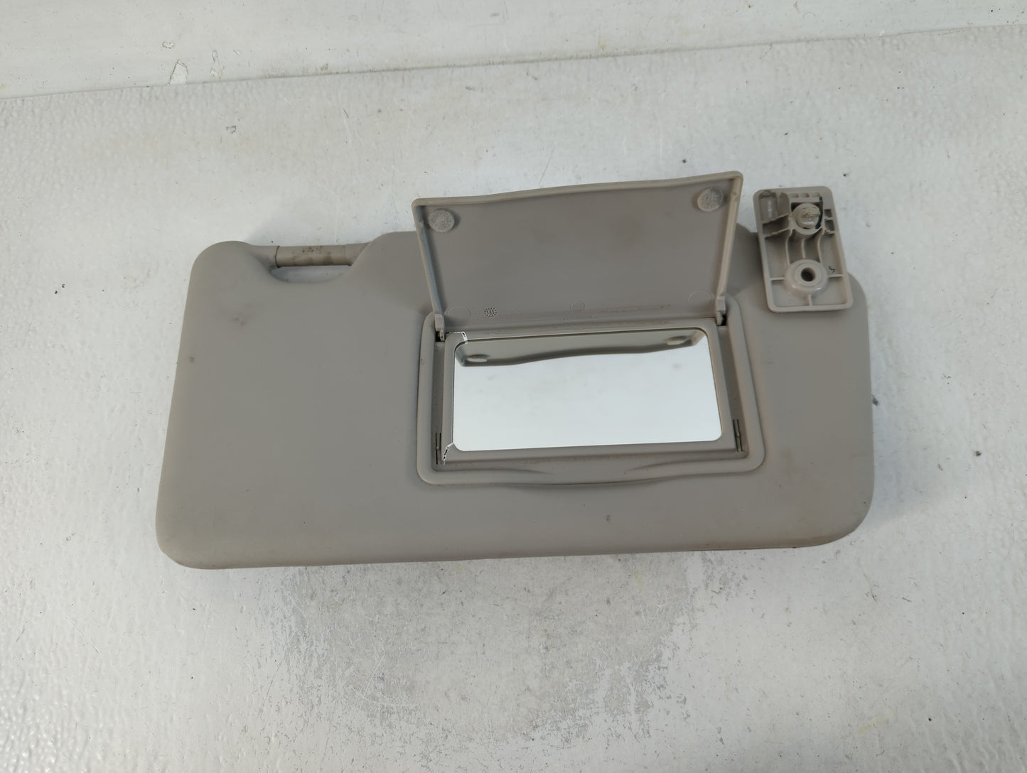 2014-2015 Nissan Versa Sun Visor Shade Replacement Passenger Right Mirror Fits Fits 2014 2015 OEM Used Auto Parts - Oemuseda