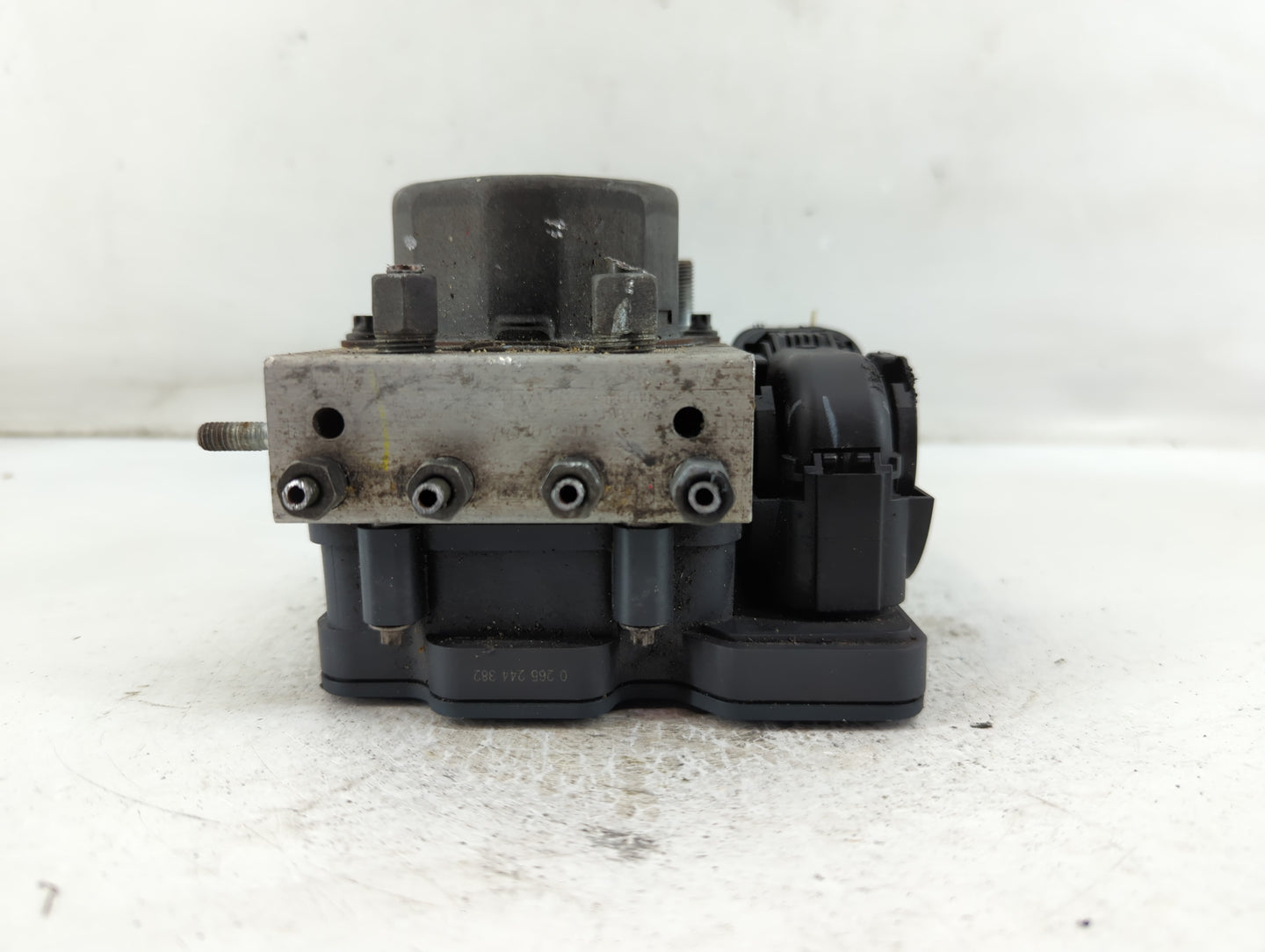 2015-2019 Nissan Versa ABS Pump Control Module Replacement P/N:47660 9KK0A Fits Fits 2015 2016 2017 2018 2019 OEM Used Auto 