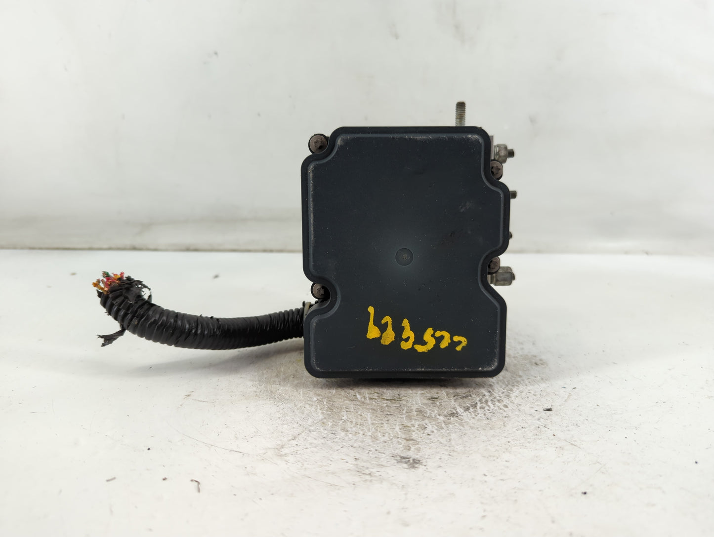 2015-2019 Nissan Versa ABS Pump Control Module Replacement P/N:47660 9KK0A Fits Fits 2015 2016 2017 2018 2019 OEM Used Auto 