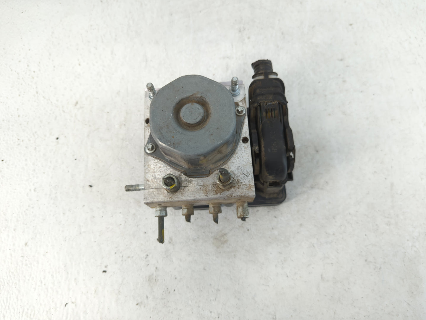 2015-2019 Nissan Versa ABS Pump Control Module Replacement P/N:47660 9KL0A Fits Fits 2015 2016 2017 2018 2019 OEM Used Auto 