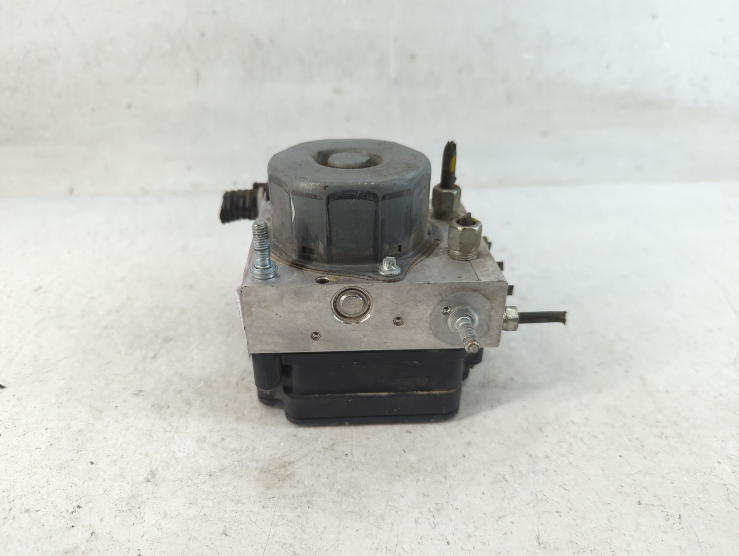 2015-2019 Nissan Versa ABS Pump Control Module Replacement P/N:47660 9KL0A Fits Fits 2015 2016 2017 2018 2019 OEM Used Auto 