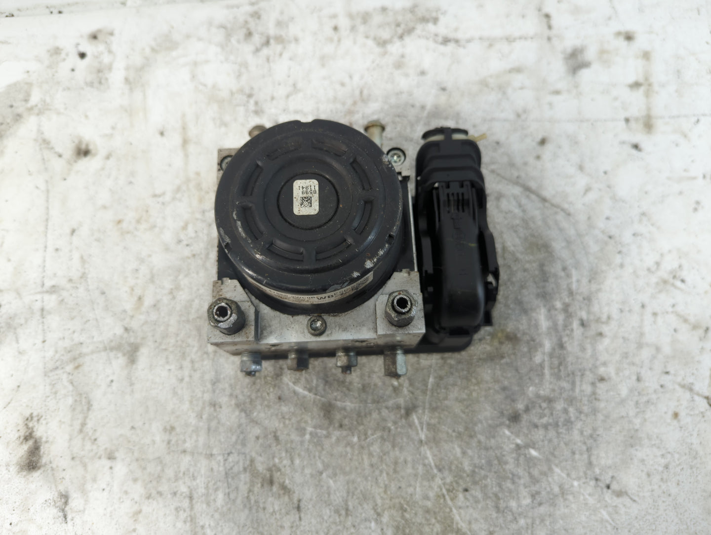 2015-2018 Nissan Versa ABS Pump Control Module Replacement P/N:47660 3WC0B Fits Fits 2015 2016 2017 2018 OEM Used Auto Parts