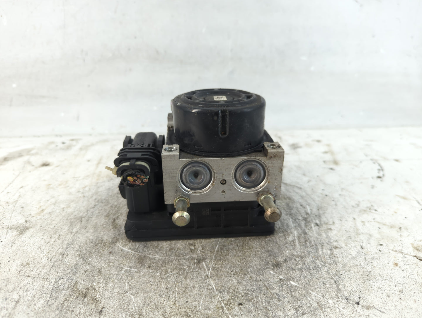2015-2018 Nissan Versa ABS Pump Control Module Replacement P/N:47660 3WC0B Fits Fits 2015 2016 2017 2018 OEM Used Auto Parts