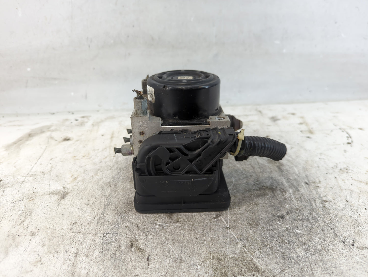2014-2019 Nissan Versa ABS Pump Control Module Replacement P/N:47660 3WCQB Fits Fits 2014 2015 2016 2017 2018 2019 OEM Used 