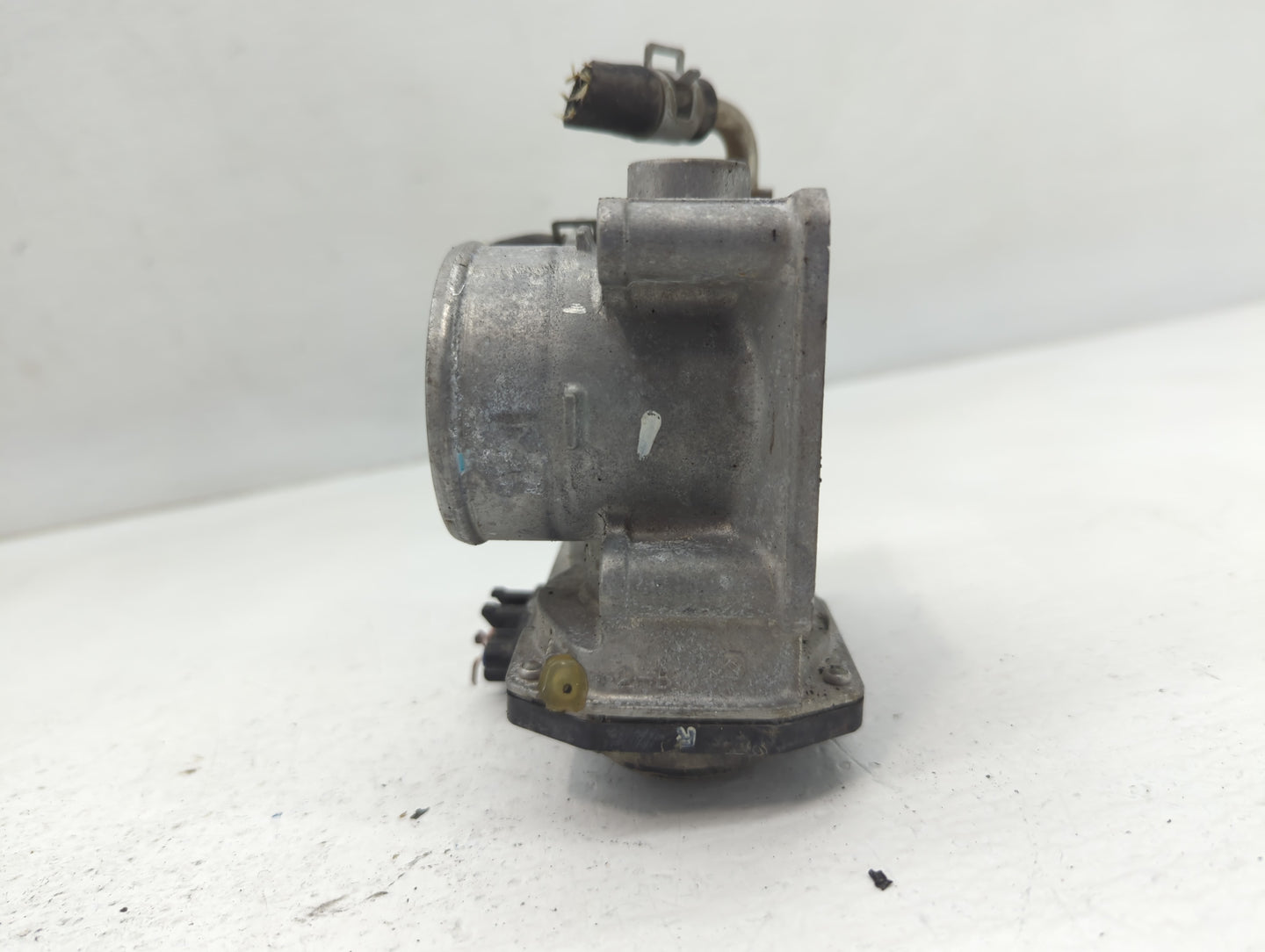 2015 Nissan Versa Note Throttle Body P/N:3AA50-02 E Fits Fits 2012 2013 2014 2016 2017 2018 2019 OEM Used Auto Parts - Oemus