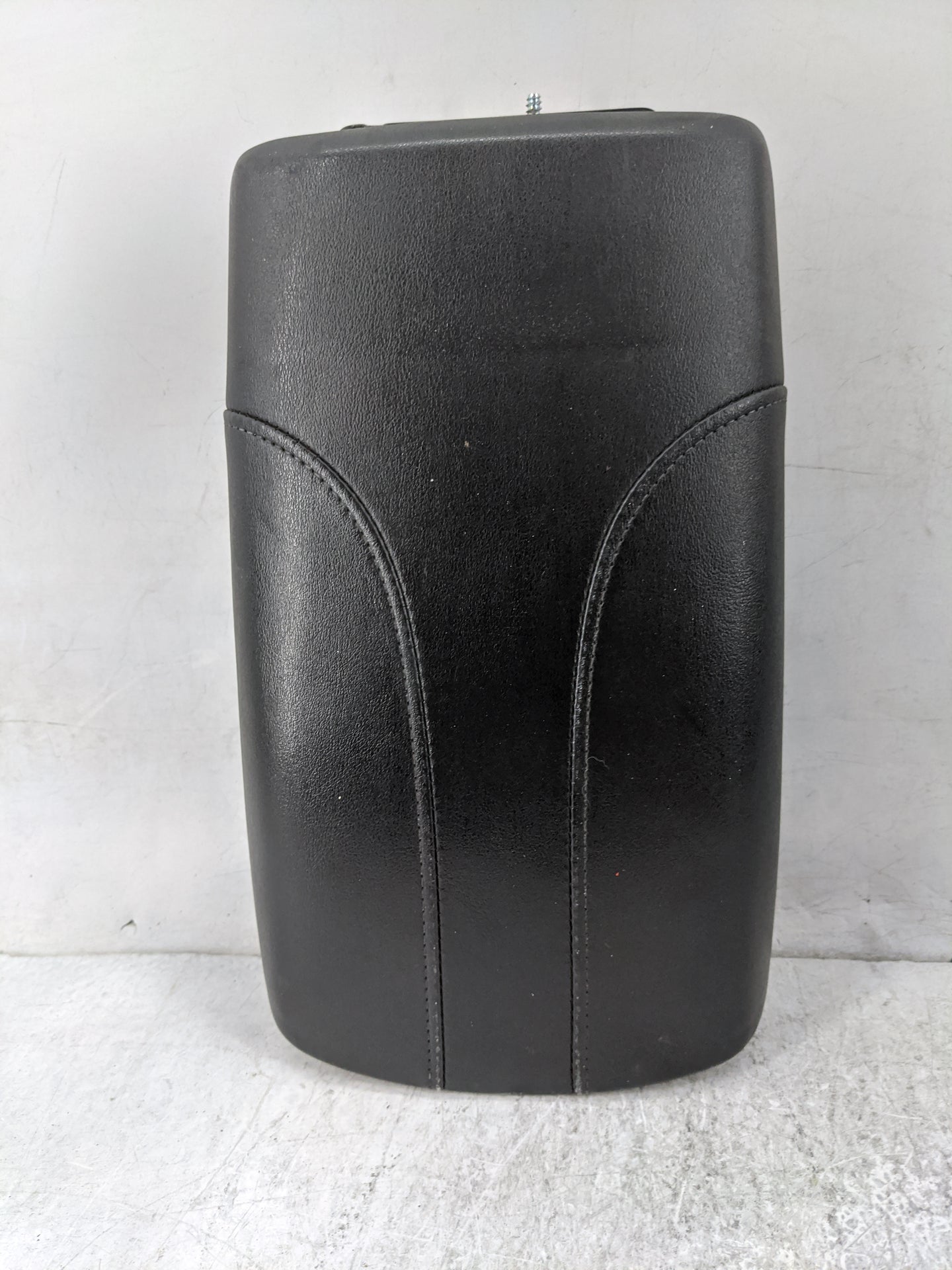 2015 Nissan X-Trail Center Console Armrest Cover Lid P/N:D520180816000035 Fits OEM Used Auto Parts - Oemusedautoparts1.com