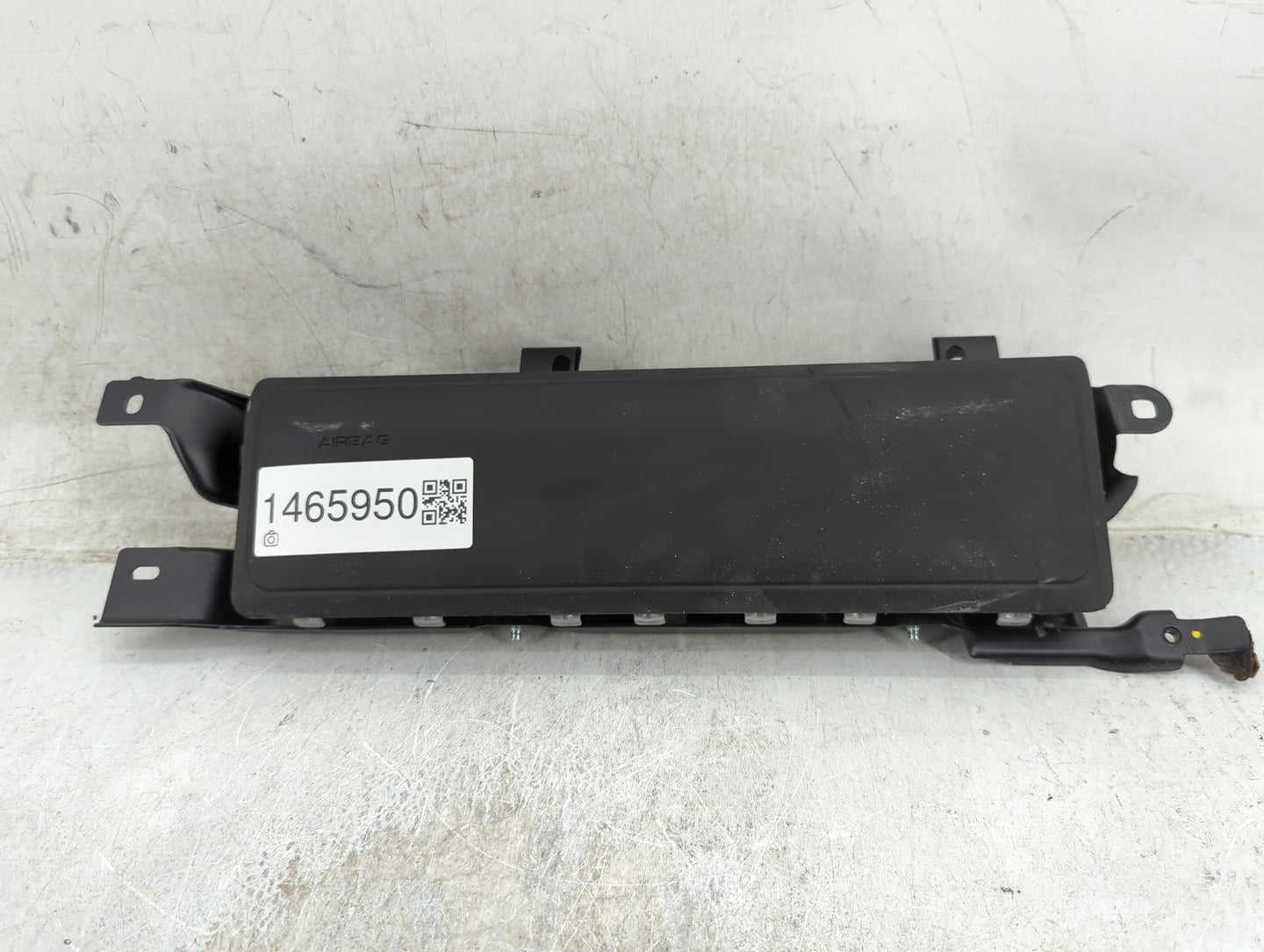 2015-2019 Porsche Macan Air Bag Driver Left Knee OEM P/N:414601364 95B 880 841 Fits Fits 2015 2016 2017 2018 2019 OEM Used A