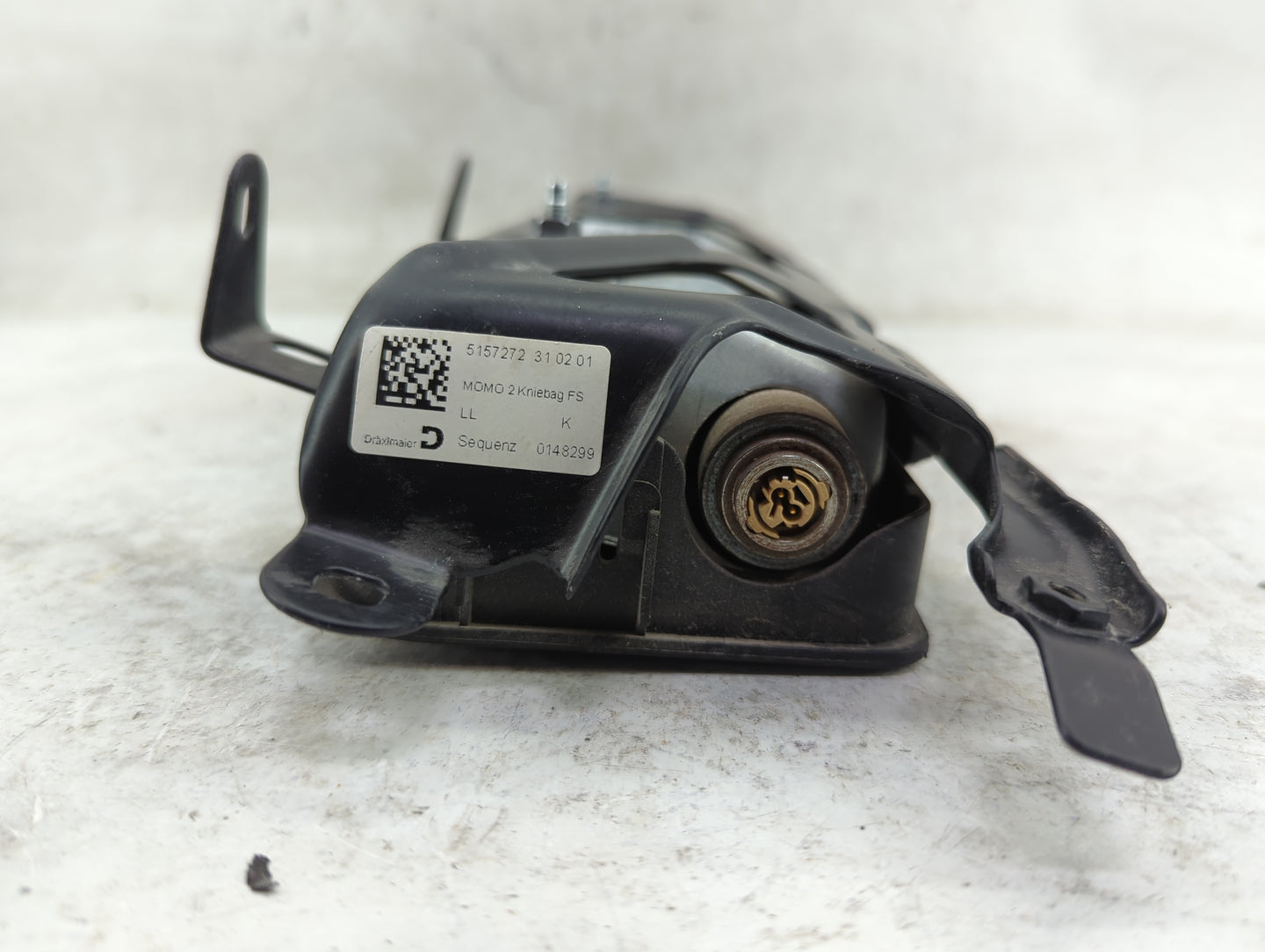 2015-2019 Porsche Macan Air Bag Driver Left Knee OEM P/N:414601364 95B 880 841 Fits Fits 2015 2016 2017 2018 2019 OEM Used A