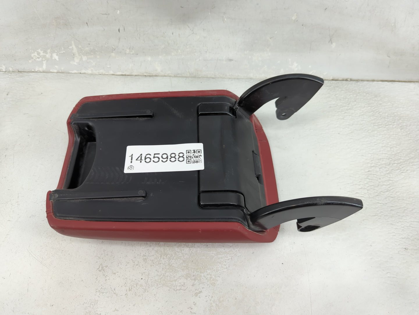 2015 Porsche Macan Center Console Armrest Cover Lid Fits OEM Used Auto Parts - Oemusedautoparts1.com