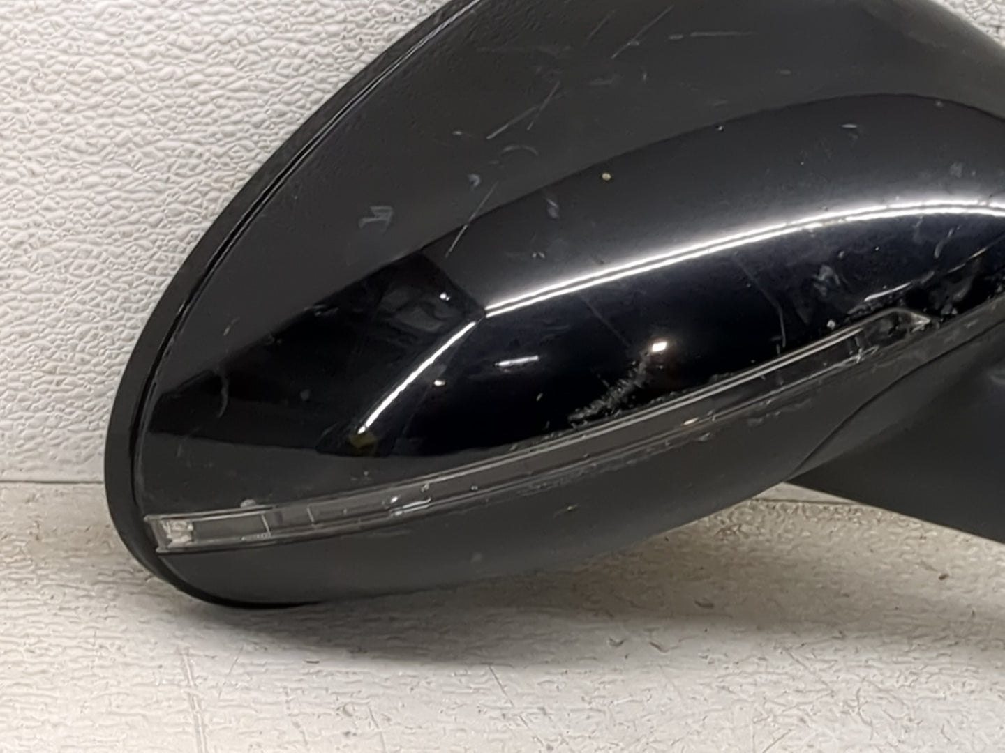 2015-2019 Porsche Macan Passenger Side View Mirror - Right Door Mirror OEM Used - Oemusedautoparts1.com