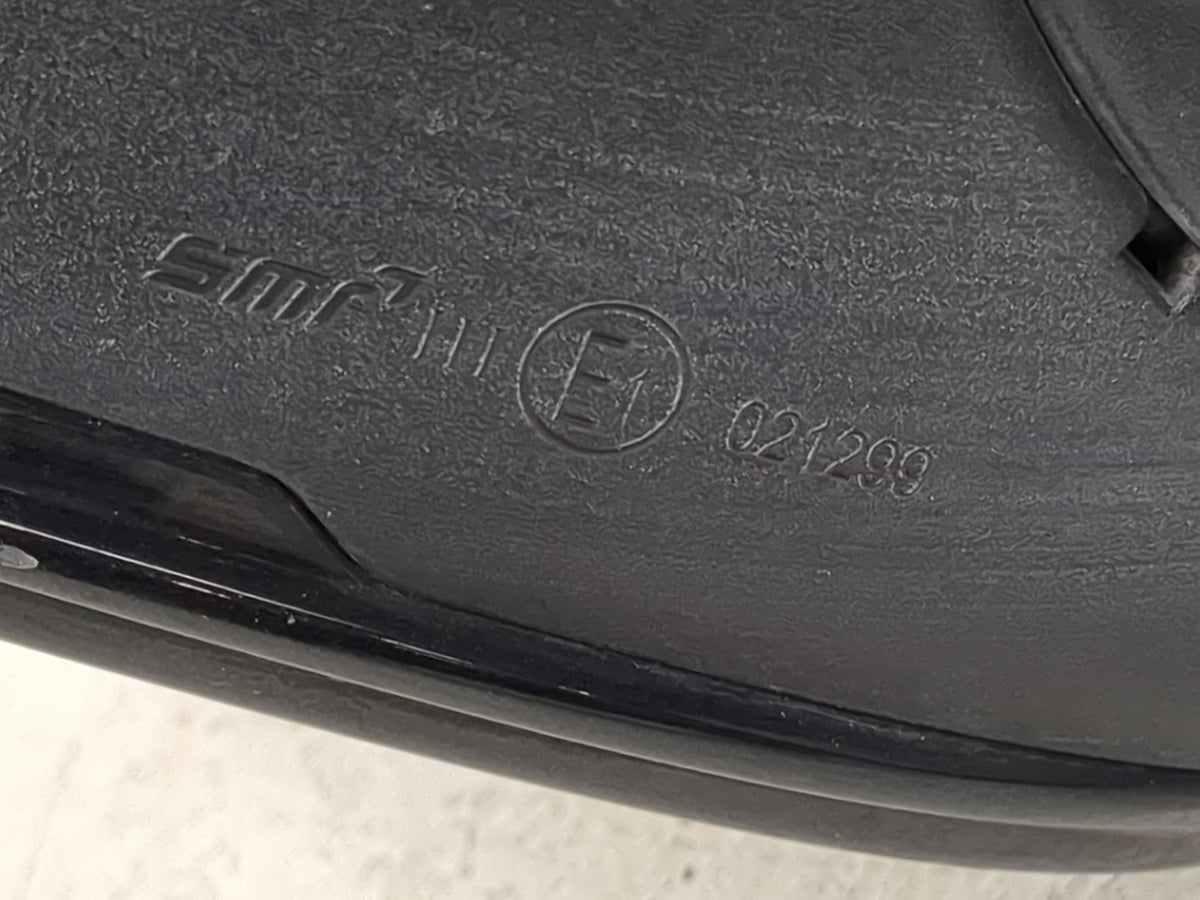 2015-2019 Porsche Macan Passenger Side View Mirror - Right Door Mirror OEM Used - Oemusedautoparts1.com