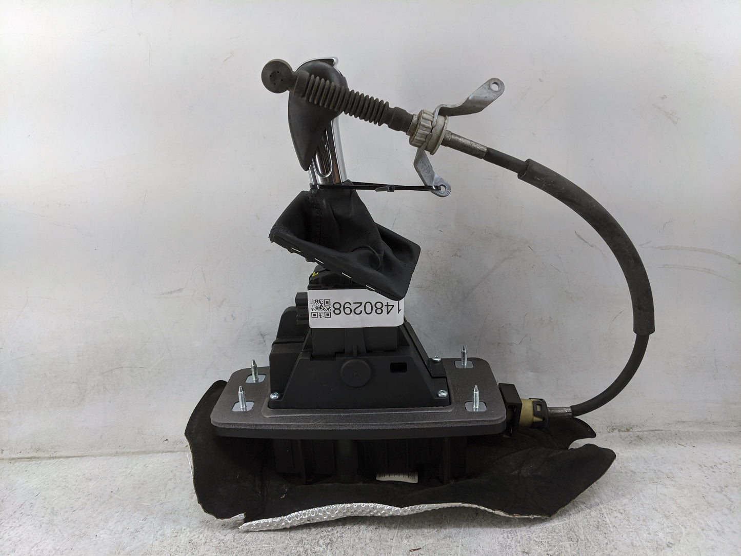 2015 Porsche Macan Floor Console Assembly Shifter - Oemusedautoparts1.com