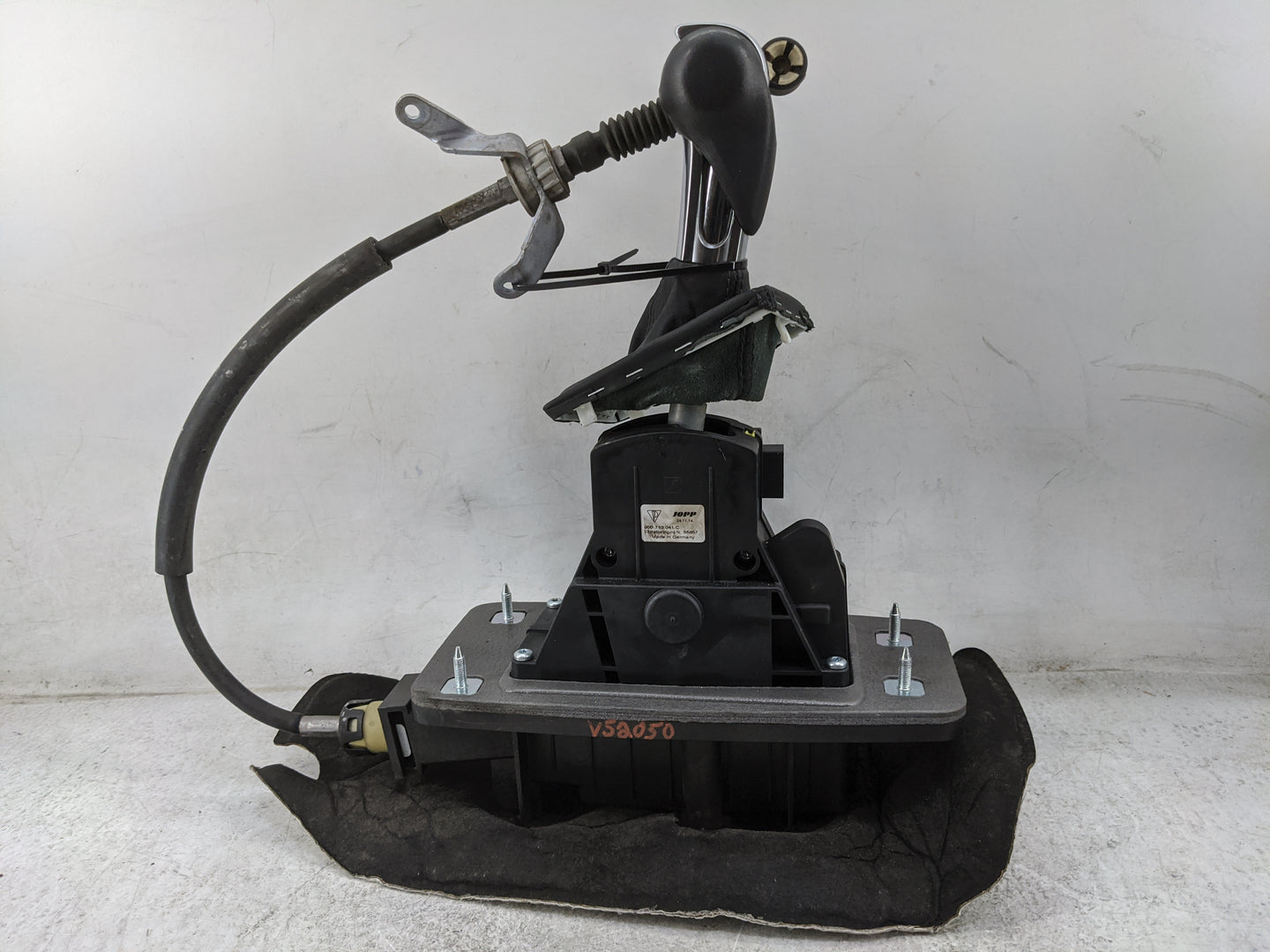 2015 Porsche Macan Floor Console Assembly Shifter - Oemusedautoparts1.com