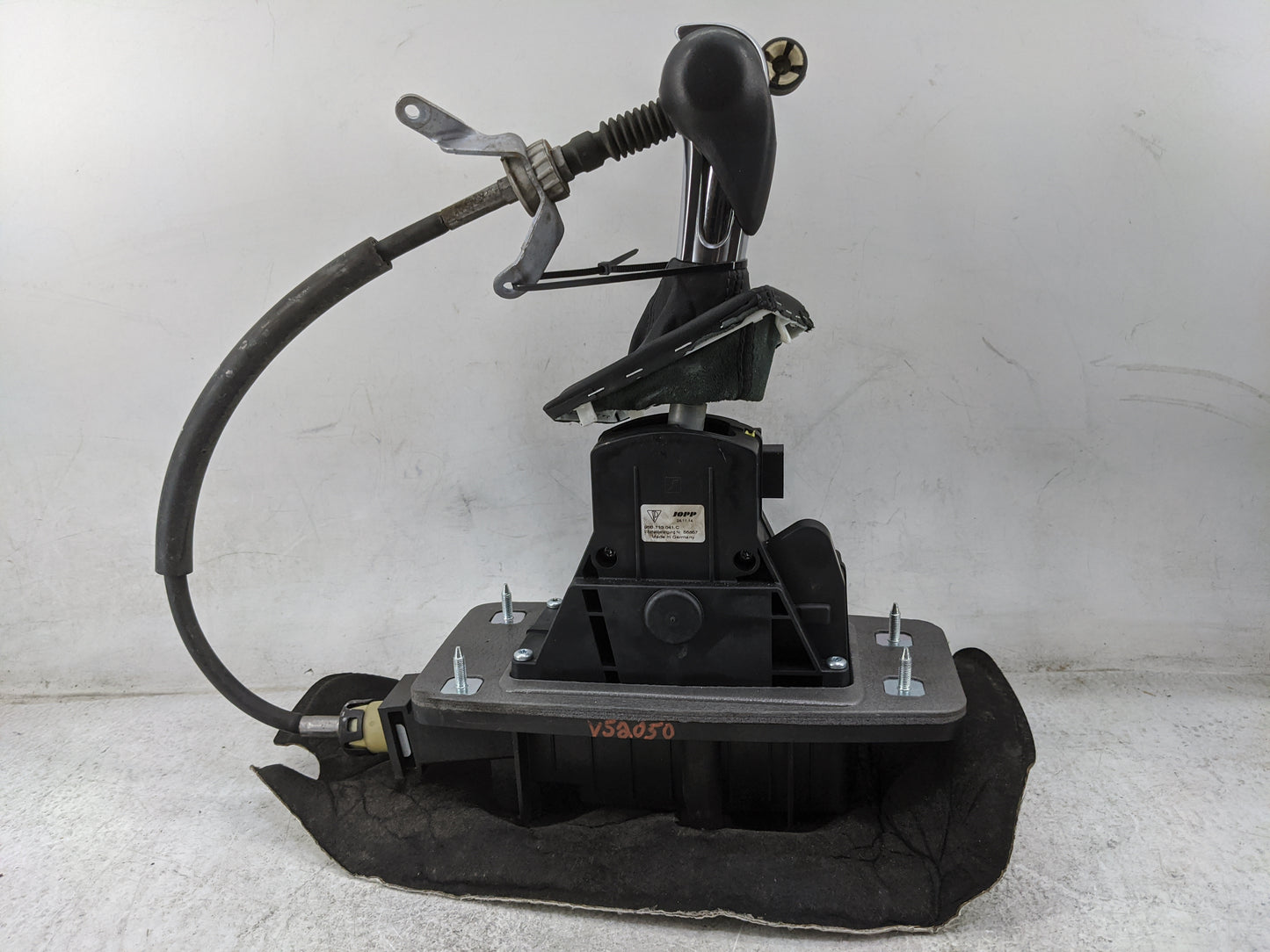 2015 Porsche Macan Floor Console Assembly Shifter - Oemusedautoparts1.com