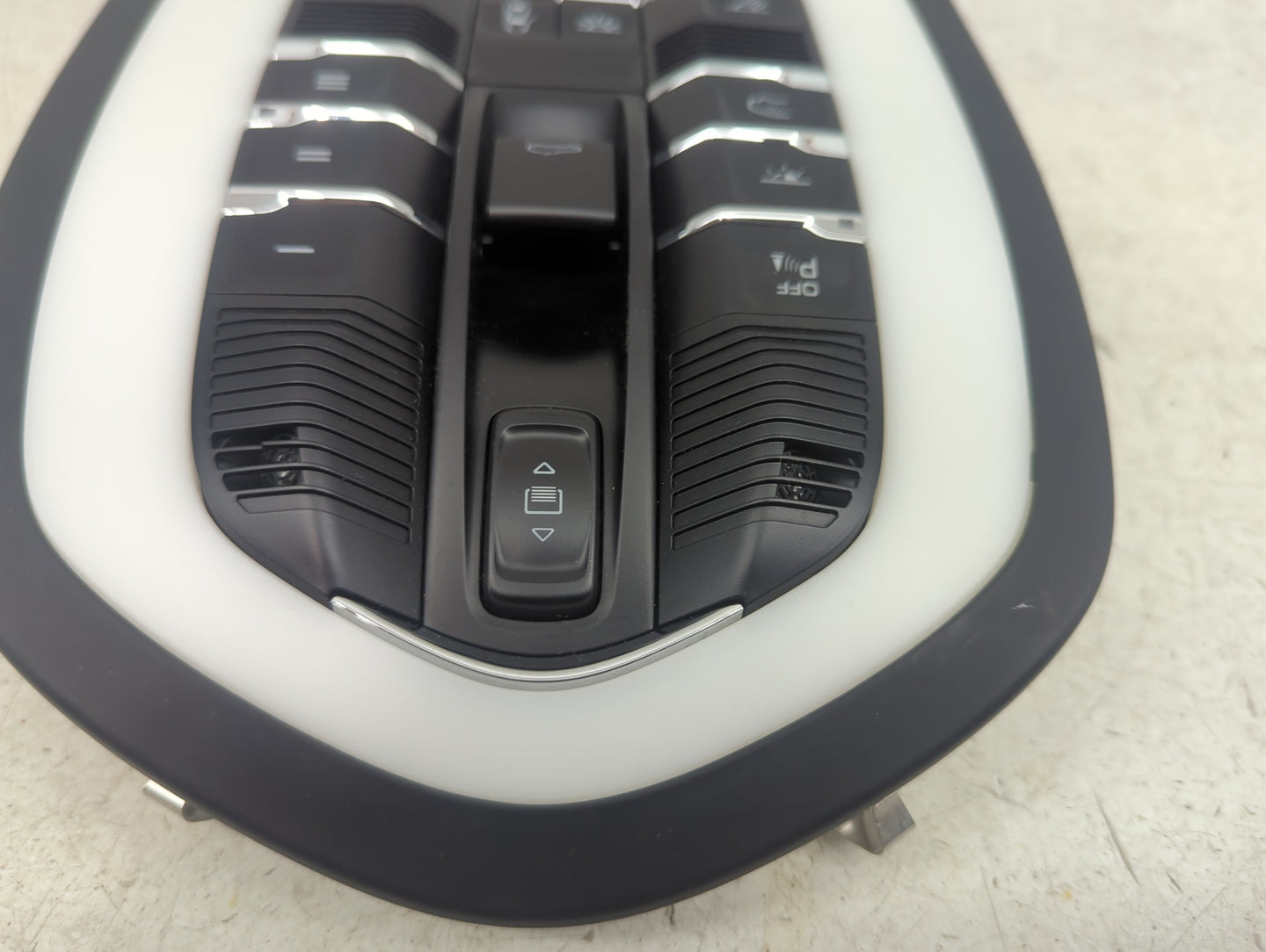 2015-2018 Porsche Macan Overhead Console W/rear Climate Control Black - Oemusedautoparts1.com