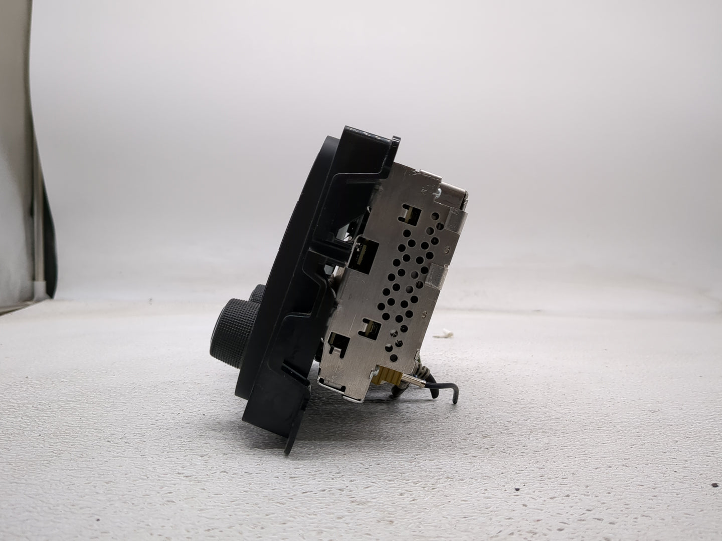 2015 Ram 1500 Radio AM FM Cd Player Receiver Replacement P/N:P68228668AC Fits OEM Used Auto Parts - Oemusedautoparts1.com