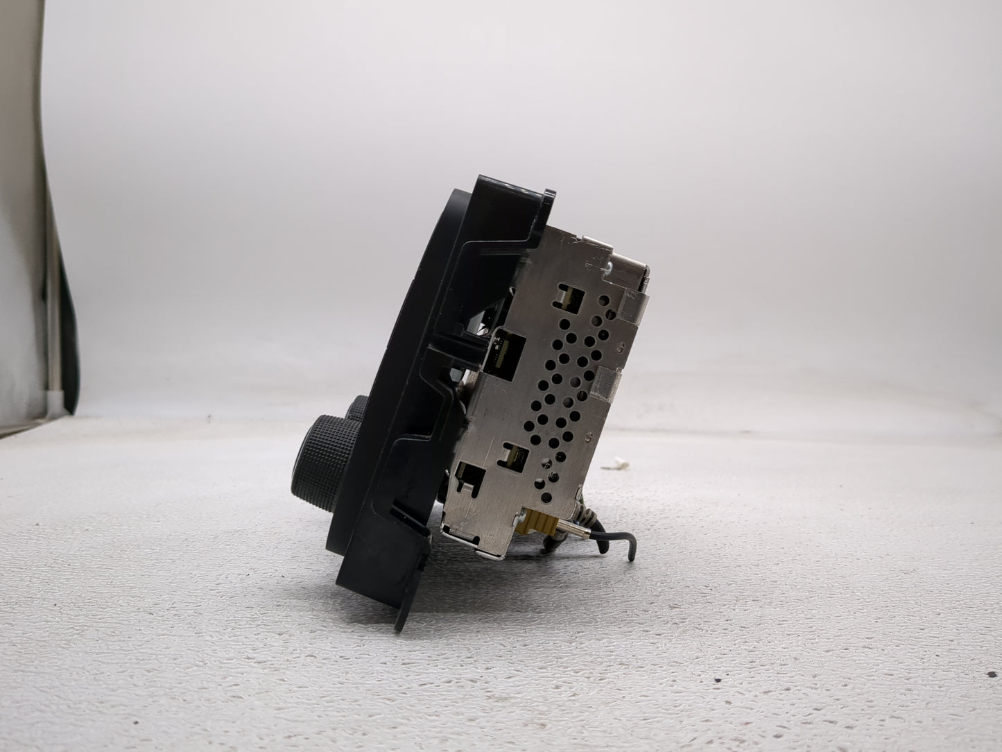 2015 Ram 1500 Radio AM FM Cd Player Receiver Replacement P/N:P68228668AC Fits OEM Used Auto Parts - Oemusedautoparts1.com