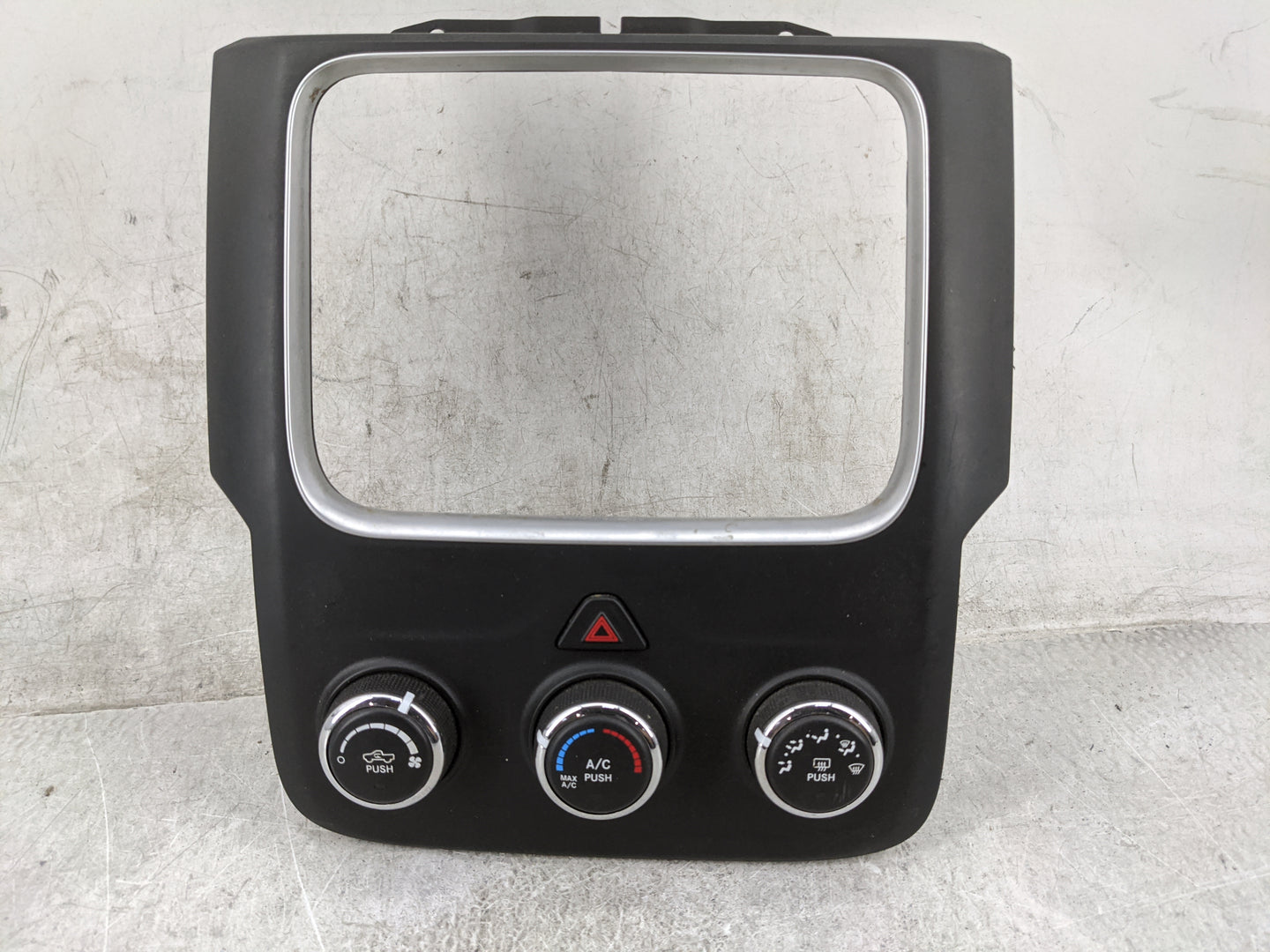 2015 Ram 1500 Radio AM FM Cd Player Receiver Replacement P/N:P68236776AB Fits OEM Used Auto Parts - Oemusedautoparts1.com