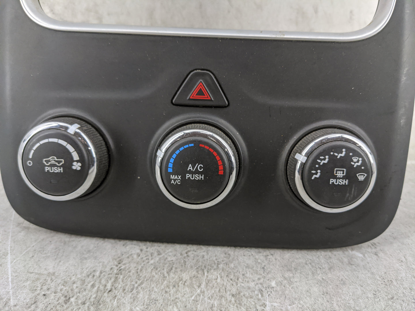 2015 Ram 1500 Radio AM FM Cd Player Receiver Replacement P/N:P68236776AB Fits OEM Used Auto Parts - Oemusedautoparts1.com