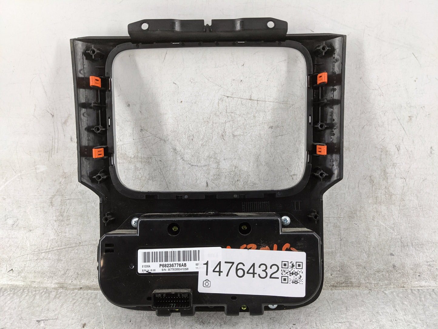2015 Ram 1500 Radio AM FM Cd Player Receiver Replacement P/N:P68236776AB Fits OEM Used Auto Parts - Oemusedautoparts1.com