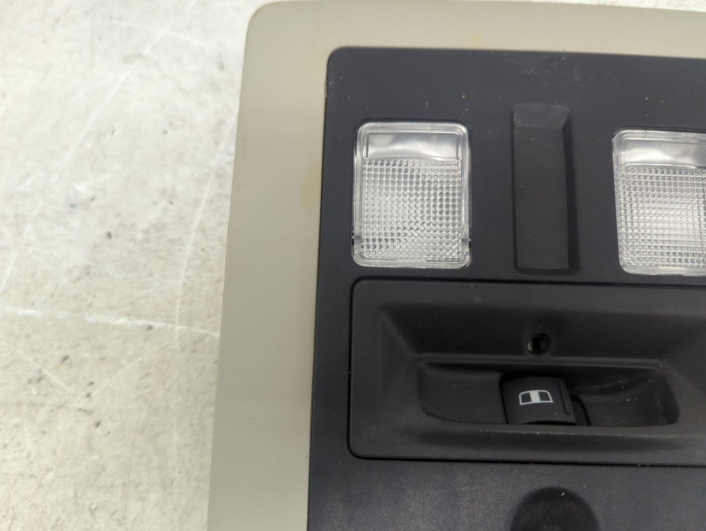 2013-2015 Ram 1500 Overhead Roof Console 1482053 - Oemusedautoparts1.com
