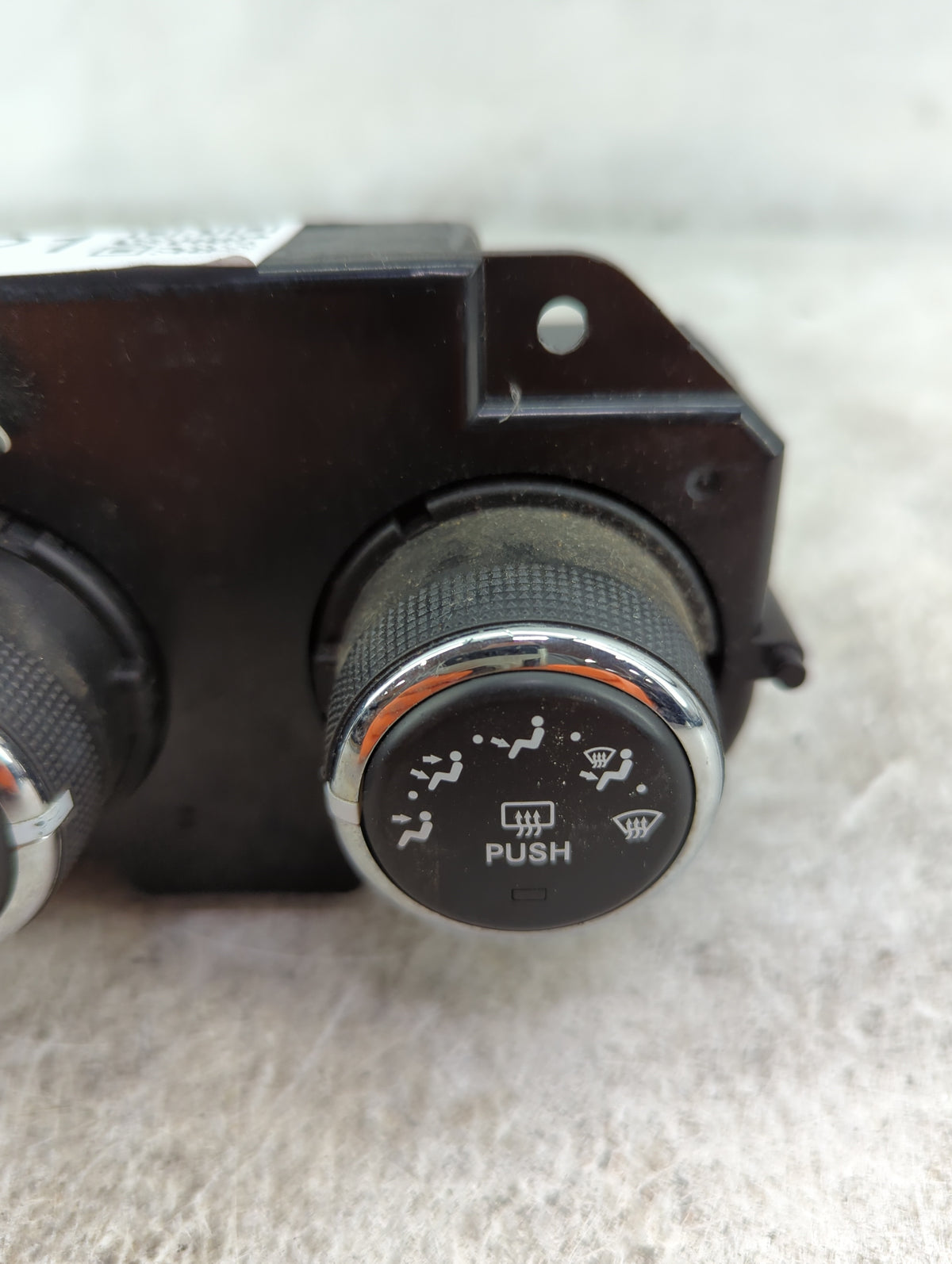 2013-2022 Ram 1500 Climate Control Module Temperature AC/Heater Replacement P/N:P68236776AB Fits OEM Used Auto Parts - Oemus