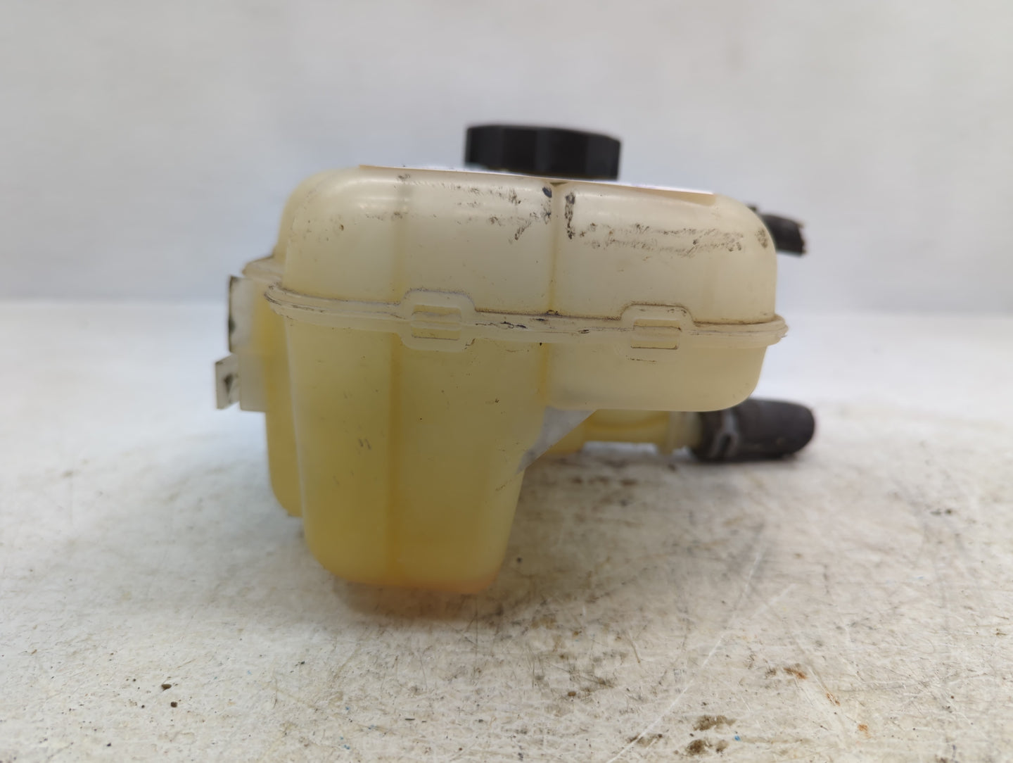 2015 Saturn Astra Radiator Coolant Overflow Expansion Tank Bottle - Oemusedautoparts1.com