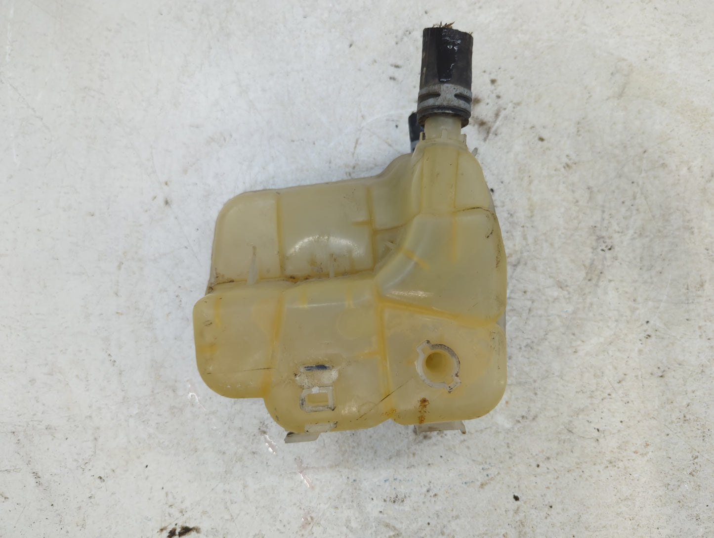 2015 Saturn Astra Radiator Coolant Overflow Expansion Tank Bottle - Oemusedautoparts1.com