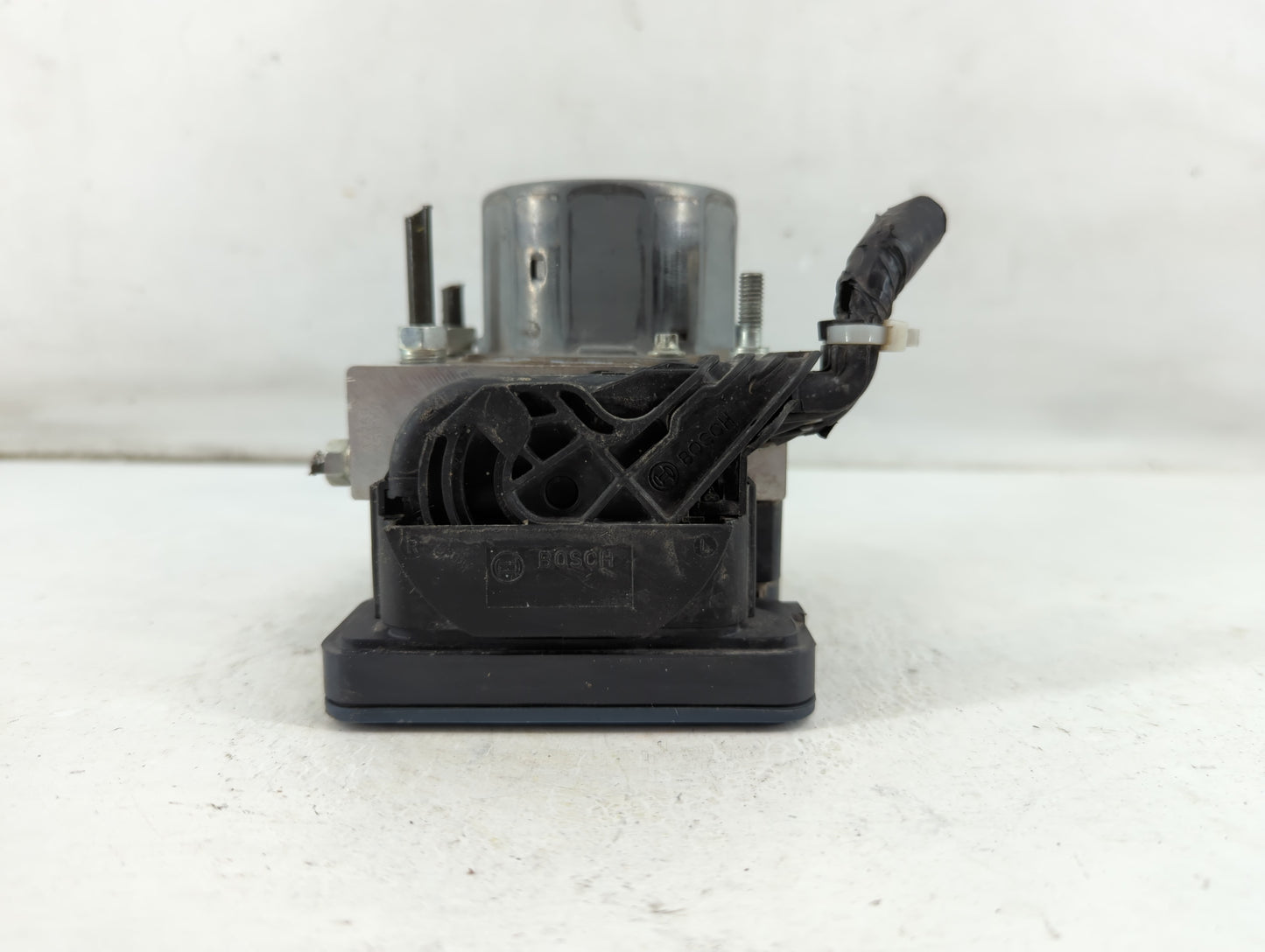 2015 Scion Fr-S ABS Pump Control Module Replacement P/N:27536CA020 Fits OEM Used Auto Parts - Oemusedautoparts1.com