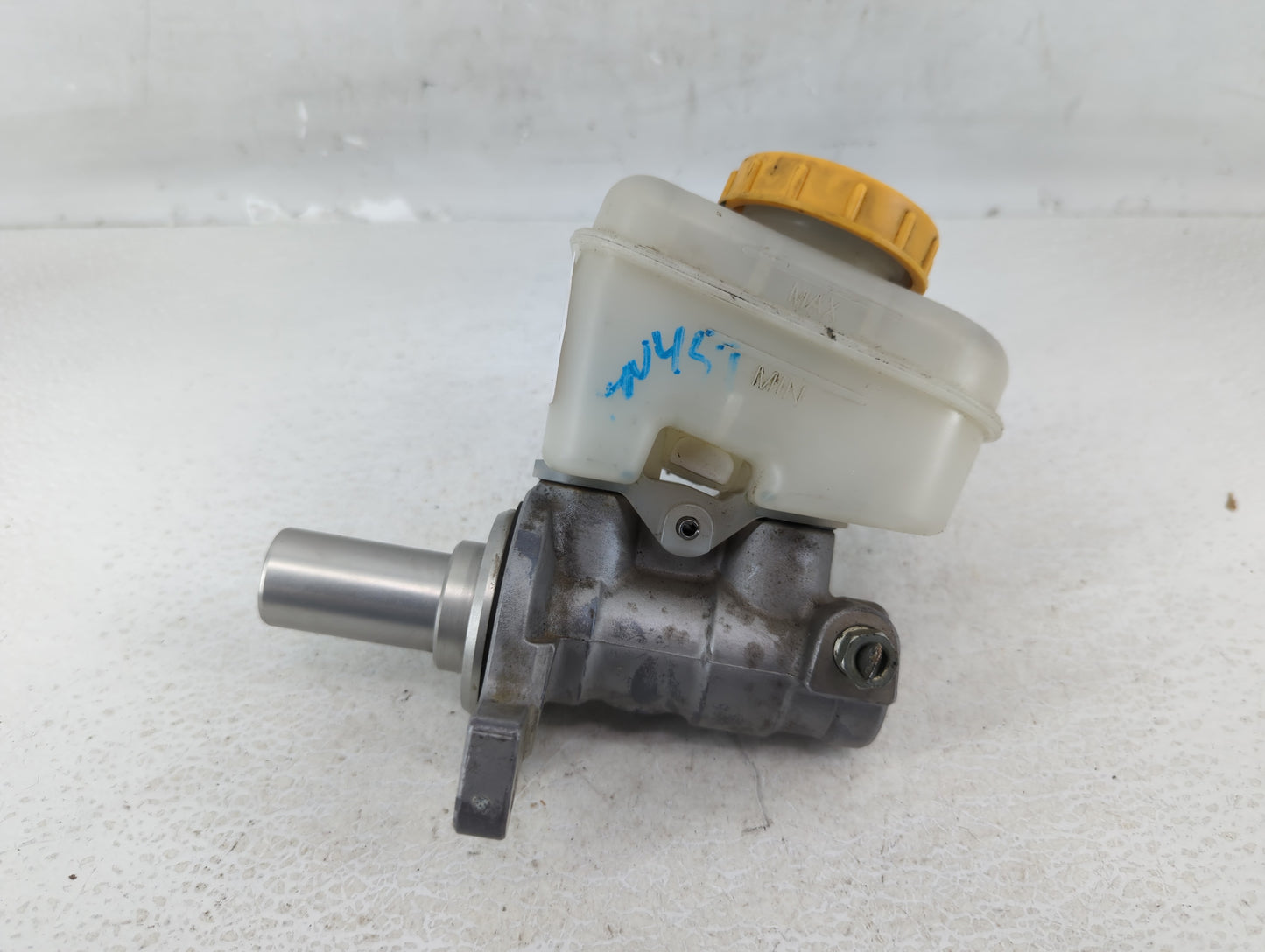 2013-2016 Scion Fr-s Brake Master Cylinder Cream - Oemusedautoparts1.com
