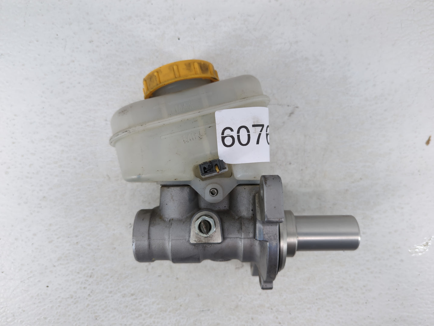 2013-2016 Scion Fr-s Brake Master Cylinder Cream - Oemusedautoparts1.com