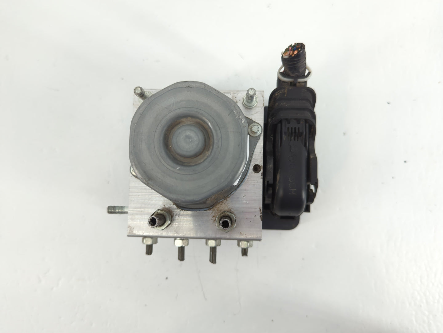 2015 Scion Fr-S ABS Pump Control Module Replacement P/N:269 535 27536CA020 Fits OEM Used Auto Parts - Oemusedautoparts1.com