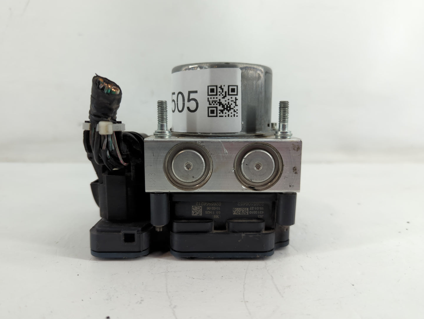 2015 Scion Fr-S ABS Pump Control Module Replacement P/N:269 535 27536CA020 Fits OEM Used Auto Parts - Oemusedautoparts1.com