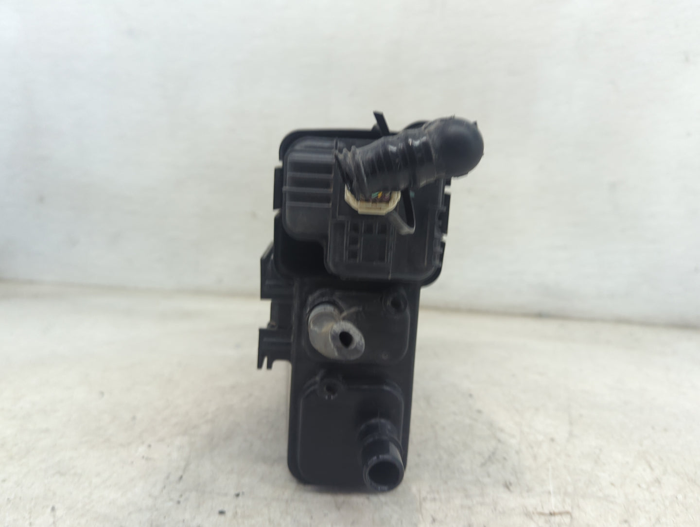 2015 Scion Tc Fuel Vapor Charcoal Canister - Oemusedautoparts1.com