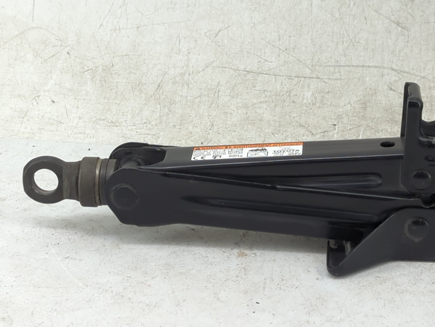 2015 Scion Xb Spare Scissor Car Jack Black 1460301 - Oemusedautoparts1.com
