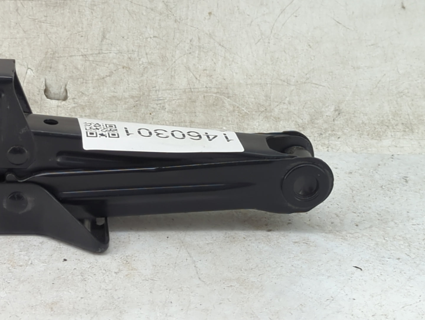 2015 Scion Xb Spare Scissor Car Jack Black 1460301 - Oemusedautoparts1.com