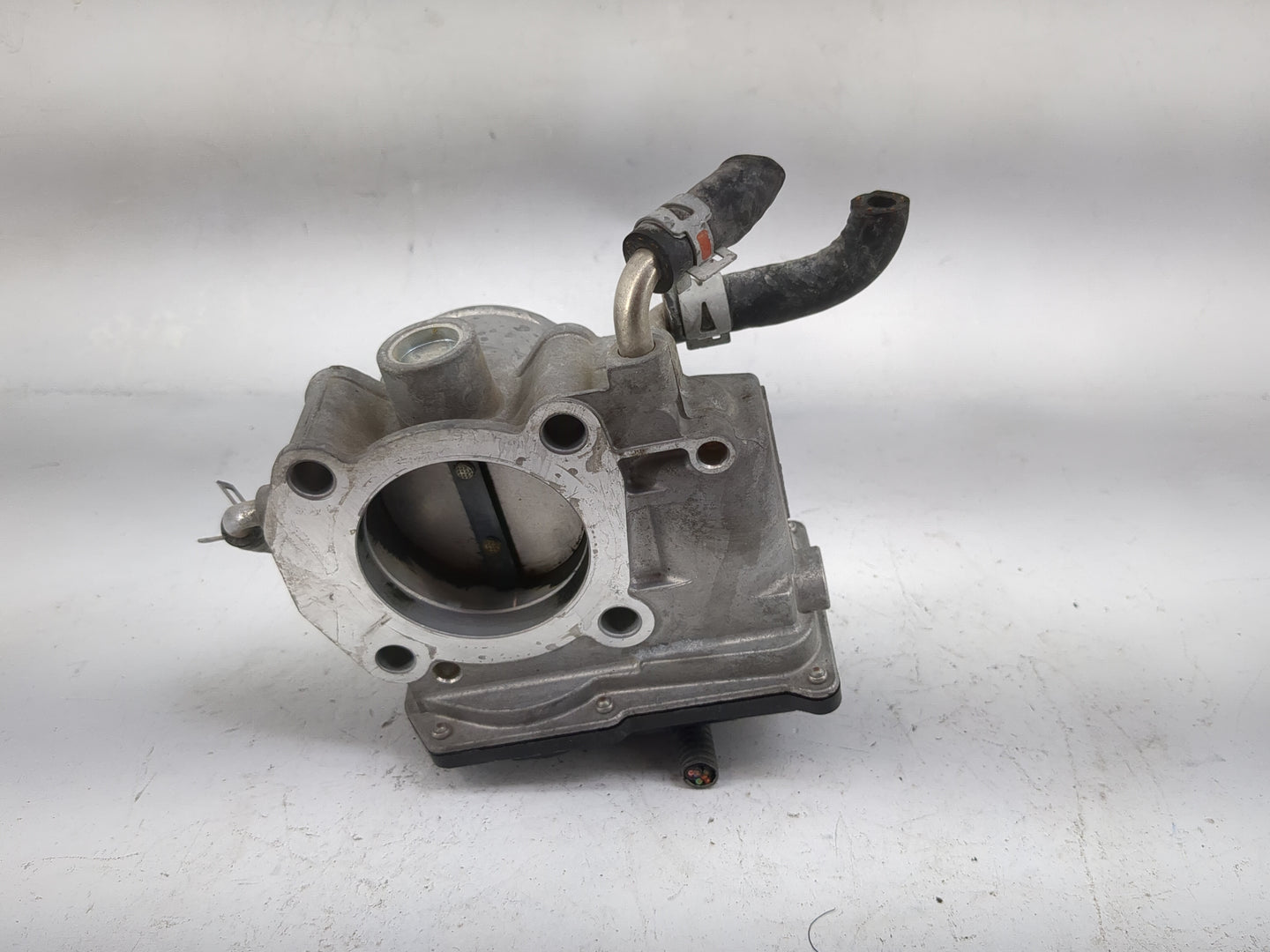 2008-2015 Scion Xb Throttle Body P/N:22030-28071 Fits Fits 2006 2007 2008 2009 2010 2011 2012 2013 2014 2015 OEM Used Auto P