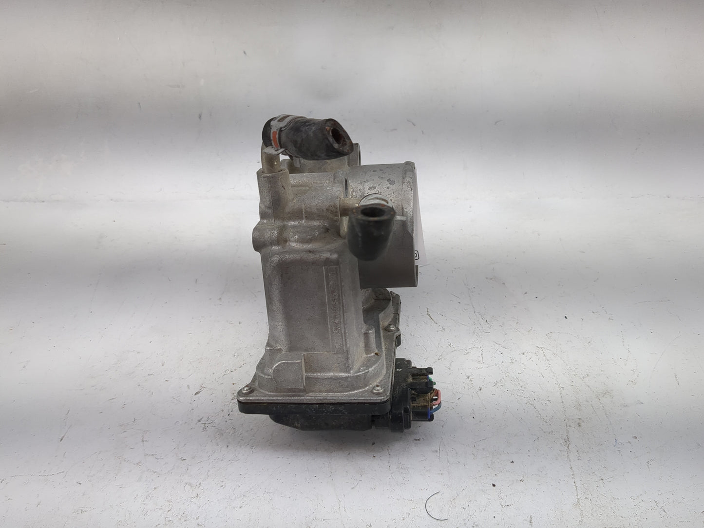 2008-2015 Scion Xb Throttle Body P/N:22030-28071 Fits Fits 2006 2007 2008 2009 2010 2011 2012 2013 2014 2015 OEM Used Auto P